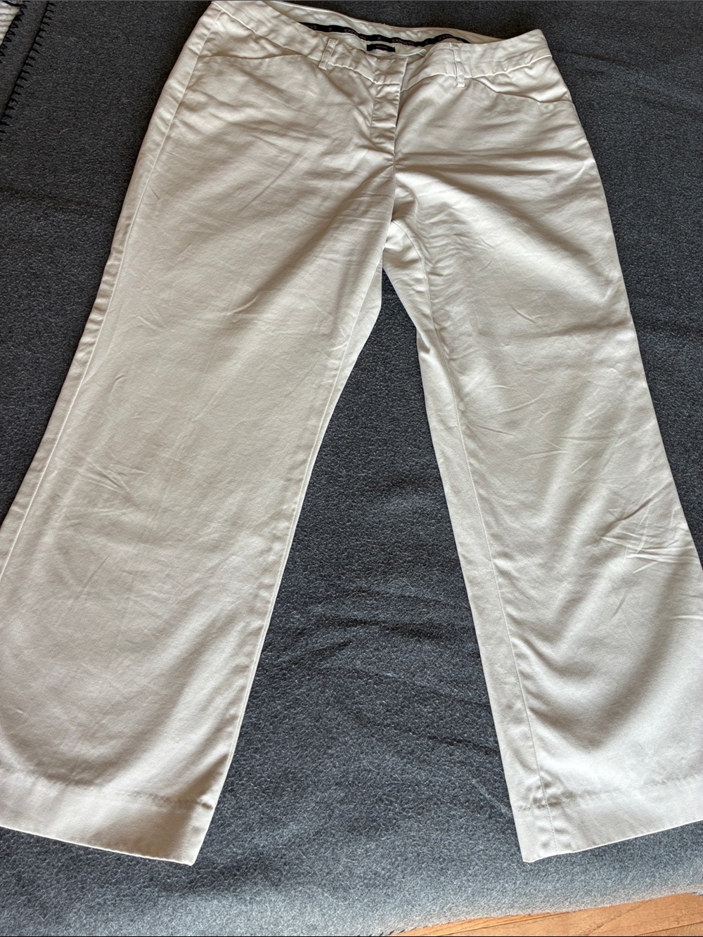 Express Editor ivory Women’s ankle length pants size 8